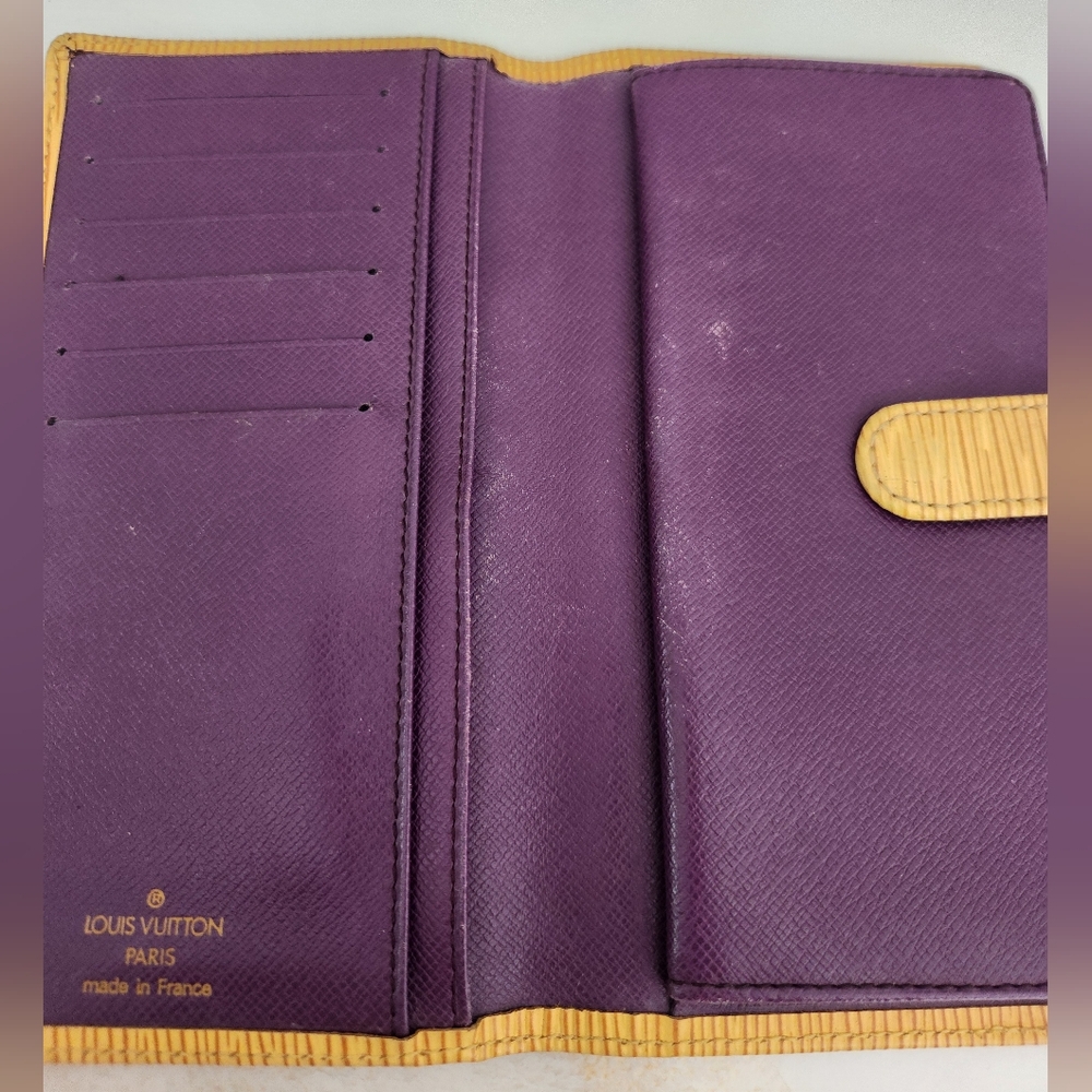 LV Kiss Lock EPI Wallet. Gorgeous Long Wallet In Striking Yellow And Purple! - Picture 7 of 13
